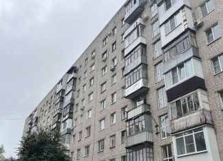 Продается 1-комнатная квартира, 33.8 м2, Тольятти, улица Мира, 100