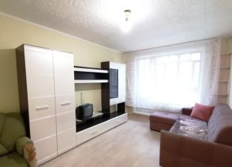 Сдается в аренду двухкомнатная квартира, 37 м2, Березники, улица Мира, 73