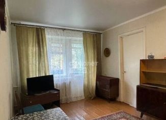 Продам 2-комнатную квартиру, 42.3 м2, Калуга, улица Вишневского, 2