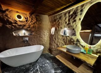 Продается двухкомнатная квартира, 76 м2, Краснодар, Комсомольская улица, 65, микрорайон Центральный