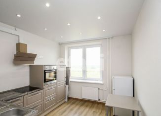 Продаю однокомнатную квартиру, 34 м2, Тюмень, улица Тимофея Чаркова, 81к2