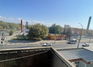 Продам 3-ком. квартиру, 83.5 м2, Саратов, проспект Энтузиастов, 22