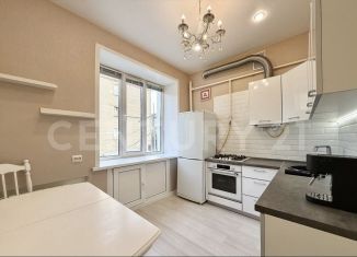 Двухкомнатная квартира на продажу, 70 м2, Чебоксары, улица Фридриха Энгельса, 15