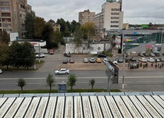 Сдаю в аренду двухкомнатную квартиру, 54 м2, Тверь, проспект Чайковского, 37