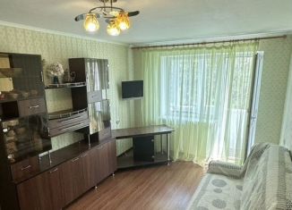 Сдам в аренду 2-ком. квартиру, 45 м2, Феодосия, бульвар Старшинова