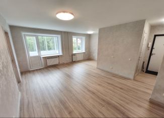 Продается 2-комнатная квартира, 43 м2, Новокузнецк, улица Обнорского, 2