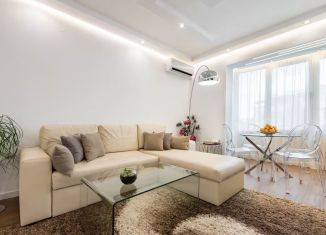 Продам однокомнатную квартиру, 36 м2, посёлок городского типа Красная Поляна, улица Турчинского, 10