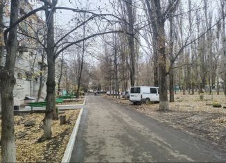 Продаю четырехкомнатную квартиру, 64.5 м2, Балашов, проспект Космонавтов, 5