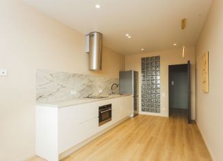 Продаю трехкомнатную квартиру, 63.5 м2, Республика Башкортостан, Коммунистическая улица