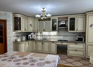 Продажа 3-комнатной квартиры, 117.6 м2, Курск, улица 50 лет Октября, 96Б