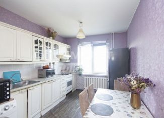 Продается 3-комнатная квартира, 62.5 м2, Омская область, улица 70 лет Октября, 20