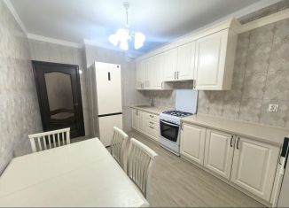 Сдам в аренду 2-комнатную квартиру, 65 м2, Ростов-на-Дону, улица Богданова, 85