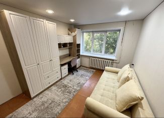 Продается 3-комнатная квартира, 61.5 м2, Удмуртия, улица Карла Маркса