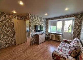 Сдаю 1-ком. квартиру, 32 м2, Тюмень, улица Республики, 144