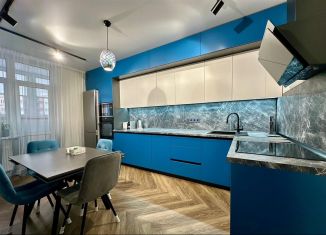 Продаю 2-ком. квартиру, 64 м2, Краснодар, улица им. Героя Яцкова И.В., 19к1