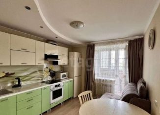 Сдам однокомнатную квартиру, 40 м2, Тюмень, Волгоградская улица, 67