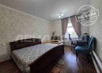 Трехкомнатная квартира на продажу, 63.1 м2, Батайск, Центральная улица, 3