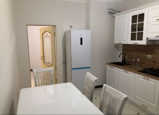 Сдам двухкомнатную квартиру, 72 м2, Грозный, улица Вахи Алиева, 189А