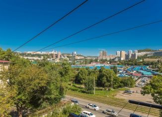 Продаю 2-ком. квартиру, 40.7 м2, Владивосток, улица Борисенко, 10/7