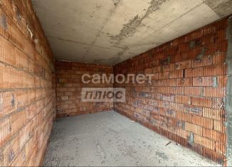 Продаю 2-комнатную квартиру, 60 м2, Махачкала, Горская улица, 13