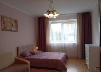 Сдам 1-ком. квартиру, 47 м2, Калининград, улица Юрия Гагарина, 2А