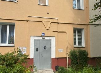 Продаю 2-ком. квартиру, 42.8 м2, Калининград, Берёзовая улица, 20