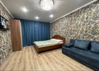 Сдается в аренду 3-ком. квартира, 82 м2, Саратов, улица имени А.В. Плякина, 13, Заводской район