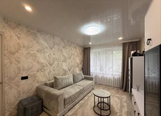 Продажа 2-ком. квартиры, 44.4 м2, Березники, улица Мира, 28