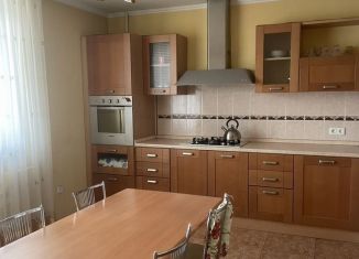 Продажа четырехкомнатной квартиры, 140 м2, Ставрополь, улица Ленина, 63