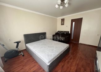 Продаю 2-ком. квартиру, 52.1 м2, Черкесск, улица Некрасова, 5