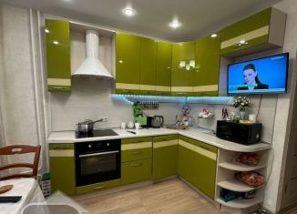 Продаю 2-комнатную квартиру, 67 м2, Москва, улица Вертолётчиков, 9к2, район Некрасовка