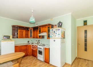 Продаю 2-комнатную квартиру, 64.9 м2, Челябинск, улица Скульптора Головницкого, 10