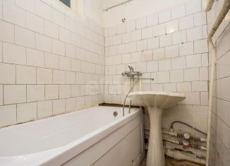 Продам трехкомнатную квартиру, 57 м2, Тюменская область, Авторемонтная улица, 21