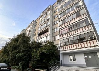 Продаю 1-ком. квартиру, 30.6 м2, Тюмень, улица 50 лет Октября, 72