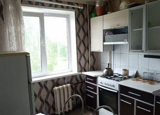 Сдается двухкомнатная квартира, 45 м2, Республика Башкортостан, улица Калинина, 19