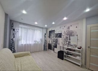 Продаю 3-комнатную квартиру, 71 м2, Челябинск, улица Ворошилова, 37