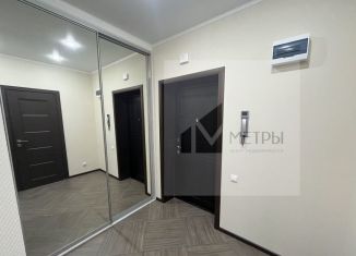 Продается однокомнатная квартира, 42 м2, Тюмень, улица Александра Протозанова, 12