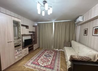 Однокомнатная квартира в аренду, 41 м2, Москва, улица Менжинского, 21