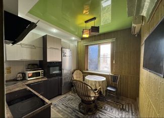 Продаю 1-ком. квартиру, 42 м2, Краснодар, Восточно-Кругликовская улица, 74