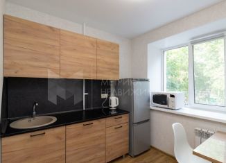 Продается двухкомнатная квартира, 42.5 м2, Тюмень, Ленинский округ, улица Мельникайте, 64