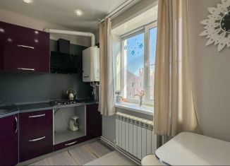 Продаю 2-ком. квартиру, 44.1 м2, Калуга, улица Георгия Амелина, 35