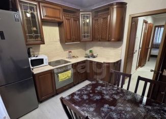 Сдам в аренду 3-ком. квартиру, 66.8 м2, Тобольск, 8-й микрорайон, 41