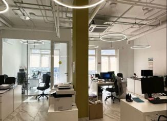 Сдам в аренду офис, 327 м2, Москва, Поклонная улица, 3к4