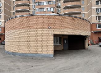 Сдаю в аренду машиноместо, 13 м2, Ростовская область, проспект Ленина, 46Б