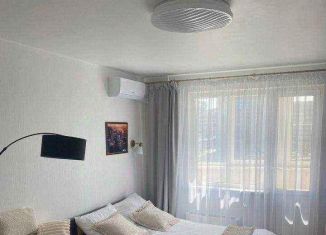 Сдам в аренду 1-комнатную квартиру, 40 м2, Москва, улица Намёткина, 17/68