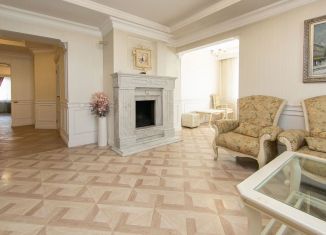 Сдам 4-ком. квартиру, 130 м2, Томск, Советская улица, 97Б