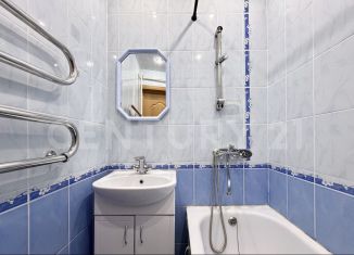 Продаю двухкомнатную квартиру, 48 м2, Чебоксары, Московский проспект, 50