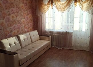 Сдается в аренду 3-ком. квартира, 63 м2, Азов, улица Толстого, 102