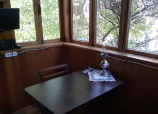 Сдам 3-комнатную квартиру, 43 м2, Сочи, улица Новосёлов, 13, микрорайон Заречный