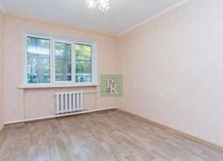 2-комнатная квартира на продажу, 41.8 м2, посёлок городского типа Комсомольское, Шоссейная улица, 11